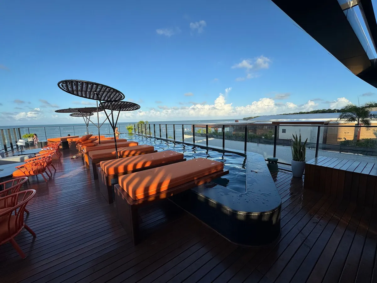 Foto de Flat Setai Cabo Branco beira-mar c/ varanda AHT12